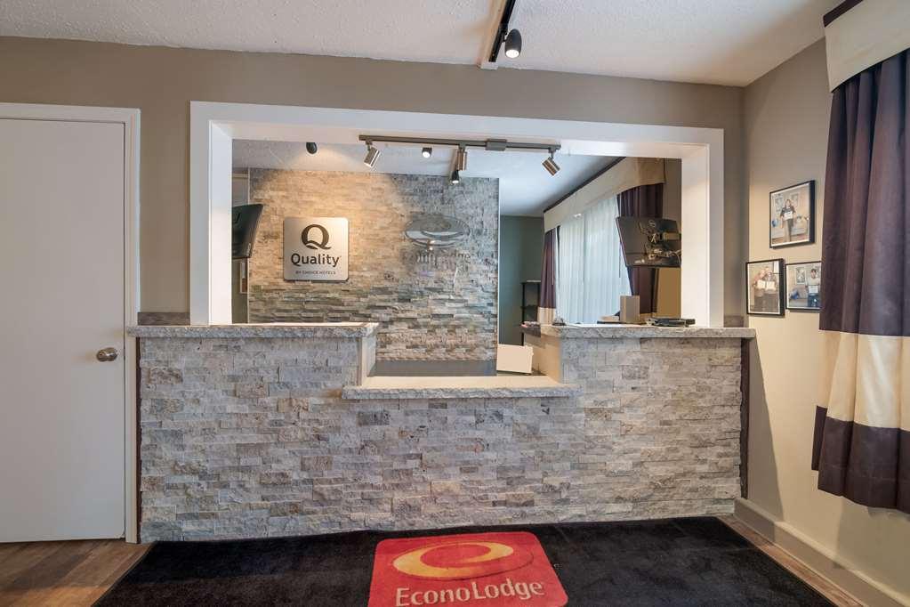 Econo Lodge Auburn Interno foto